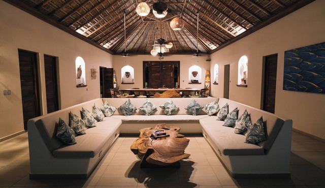 Sunshine Beach Front House with Pickleball Court in Puerto Escondido