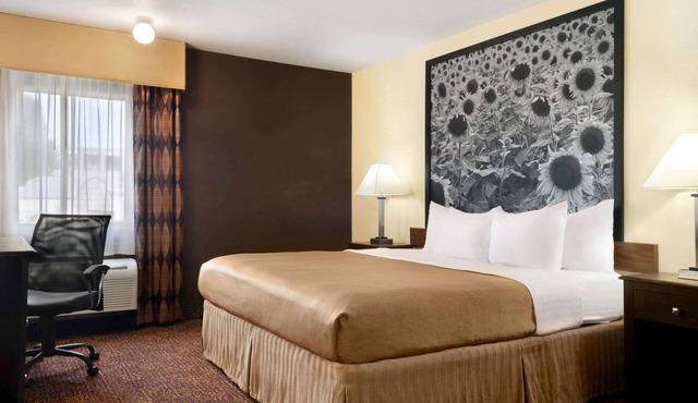Super 8 by Wyndham Des Moines in Des Moines