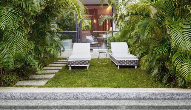 Swim-Out Suites & Beachfront Escape Near Playa Mujeres Golf