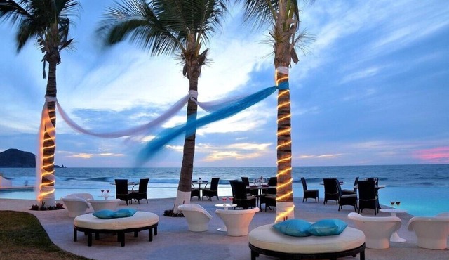 Tasteful Junior Suite with a Terrace and Private Beach Area in Marina Mazatlán