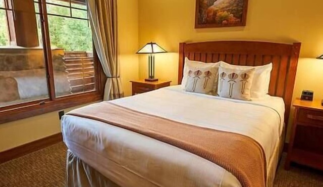 THE CLIFFS AT LONG CREEK 2 BEDROOM, RIDGEDALE, MO in Ridgedale