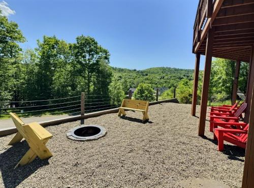 The Ridge Chalet in Ellicottville Hot Tub & Sauna in Great Valley