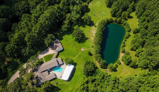 The Woodlands TX Retreat Sleeps 16 Pool Jacuzzi Lake in Magnolia
