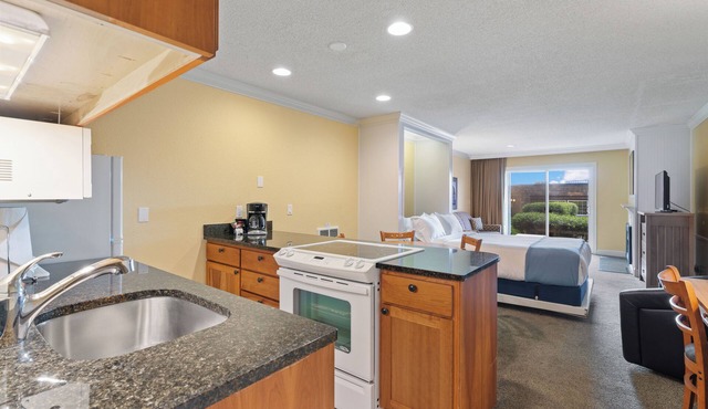 Tolovana Inn in Cannon Beach