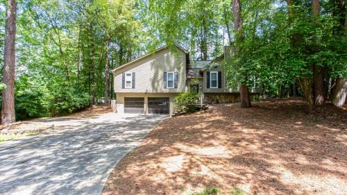 Tranquil Forest in the heart of Roswell in Marietta