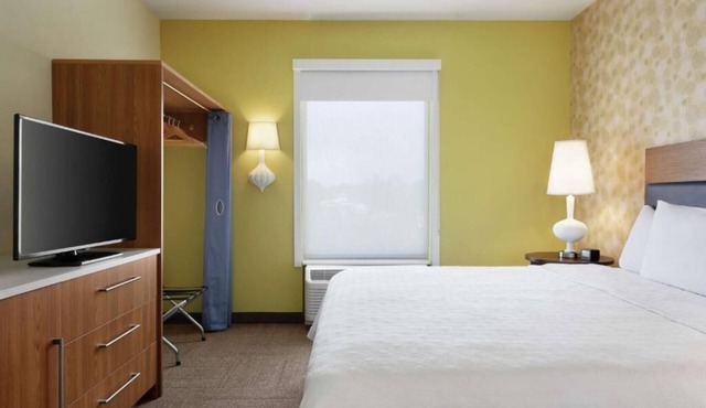 Travel in Comfort w/Free Breakfast Near Children's Museum of Pooler - 1.2 miles in Pooler