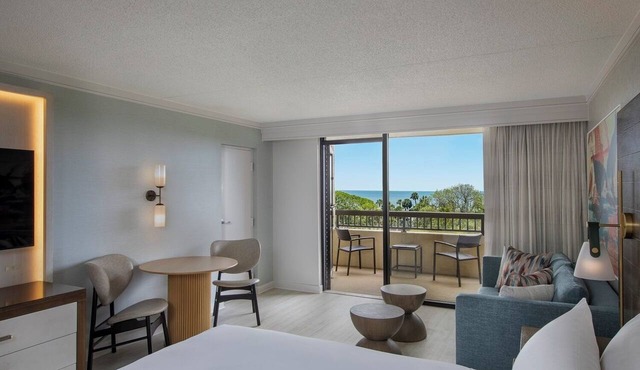 Your Home Away From Home! Beachfront, Near Village at Olde Town Park in Hilton Head Island