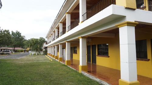 Zafra Hotel in Ceiba Blanca