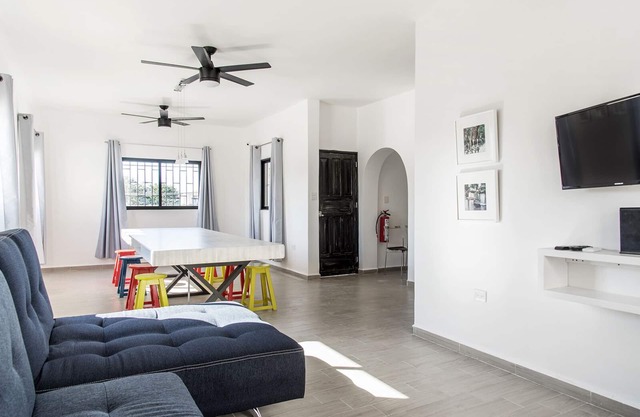 2 Bedroom, 6 people, Families, Spacious, Full Kitchen, Rooftop w/Shallow Pool