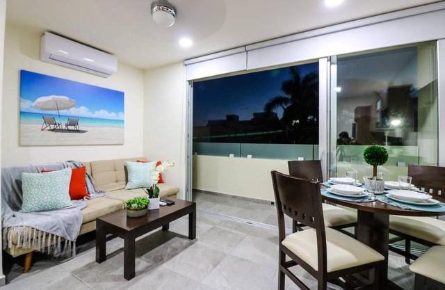 303 Cozy 1BR Suite Great Rooftop Pool/Bar Sleep 4!