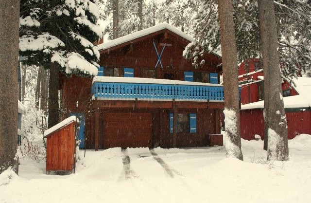 4 bedroom, 2 bath, sleeps 12. West End of Donner Lake DLR#117 in Truckee