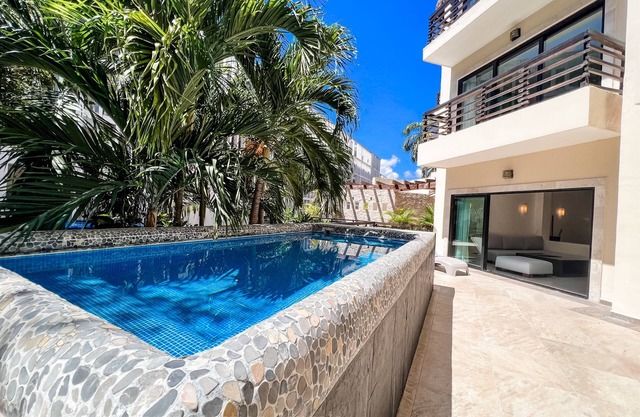 Amazing 2 bedrooms with private pool- Bali Style!