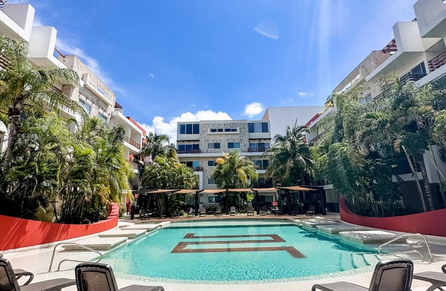 Amazing and big condo in downtown, 3 bedrooms all in suite and spacious areas