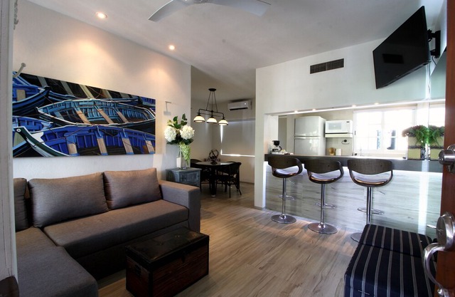 Apartment Maria - Cozy Place to one block of 5a Av of Playa. FREE INTERNET