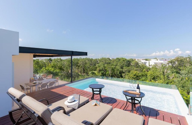 BÄAK- PH7B-LUXURY Penthouse PRIVATE ROOFTOP POOL GYM