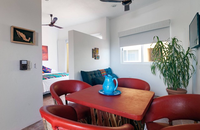 Brand New, Cozy & Equipped Puerto Morelos Condos. 5 min away from the beach.