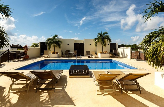 Casa Meridian - One Block to the beach and 5th Av - two bed rooms - WI-FI