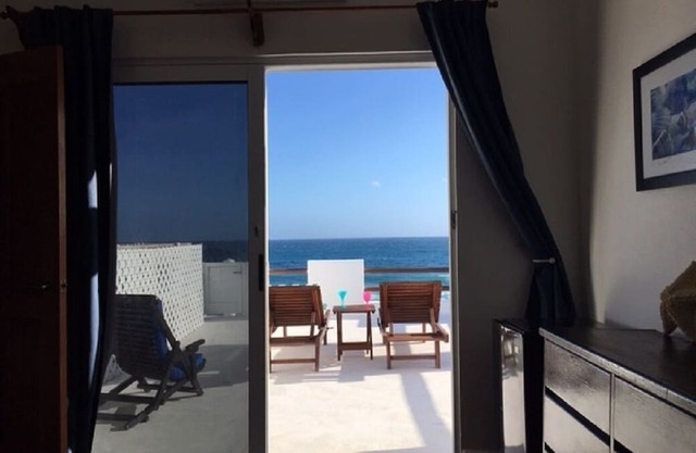 Casa Rosa - Beautiful Oceanfront Home*