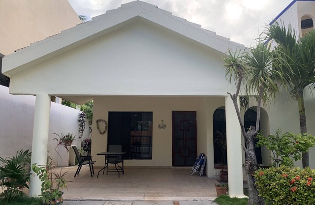 Clase Azul Suite - Spacious 2 bdrm 2 bath unit located 1 block from the beach