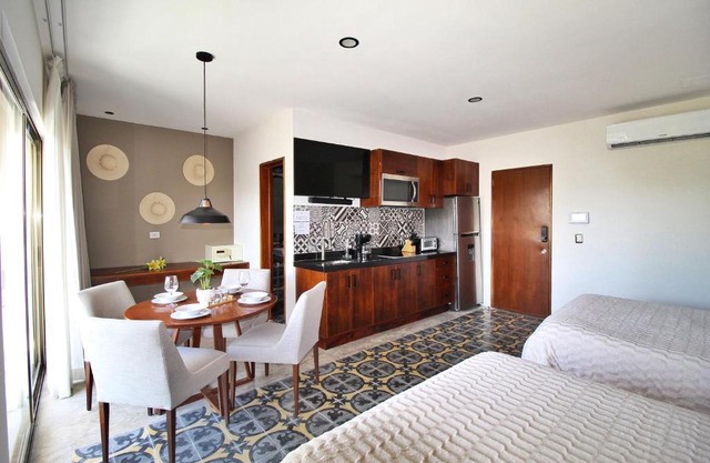Family Suites - Rooftop Pool - BBQ Area
