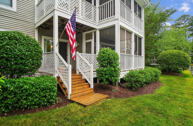 Free Golf at Bear Trap Dunes and MORE! 2 Bedroom 2 bath. first floor Sea Colony West unit with a beautiful view of the lake. in Bethany Beach