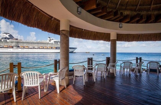 Grand Park Royal Cozumel Inviting Studio w Balcony & Garden
