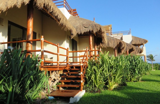 ISLA MUJERES MAYAKITA HOUSES, FANTASTIC BEACH VIEW w/ROOFTOP