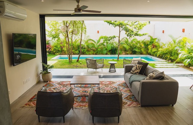 Modern Luxury Private Villa with Pool