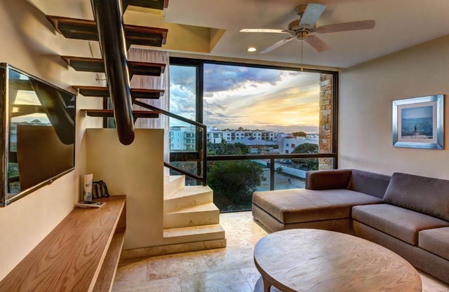 Private Roof w/Mini Pool, Fast WiFi, SmartTV, Security 24 Hours, Garage Parking