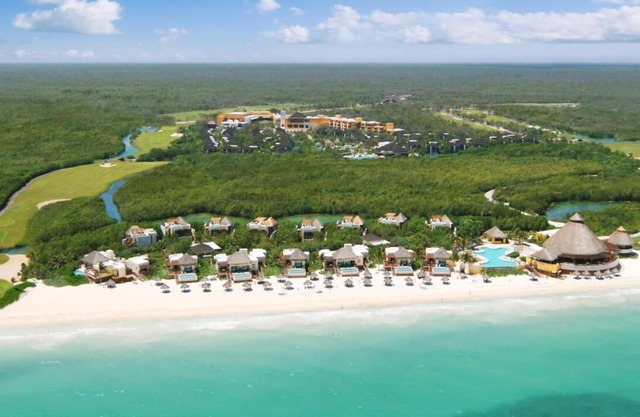R 1516 Fairmont Mayakoba with Free valet parking, Limo or Town Car service available & Terrace.