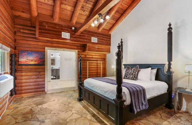 Wimberley Log Cabins Resort 