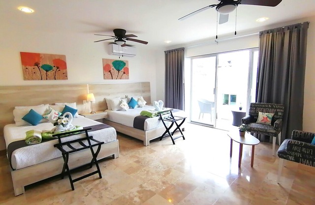 Sea views, the best location, few steps from the beach, with beatiful terrace