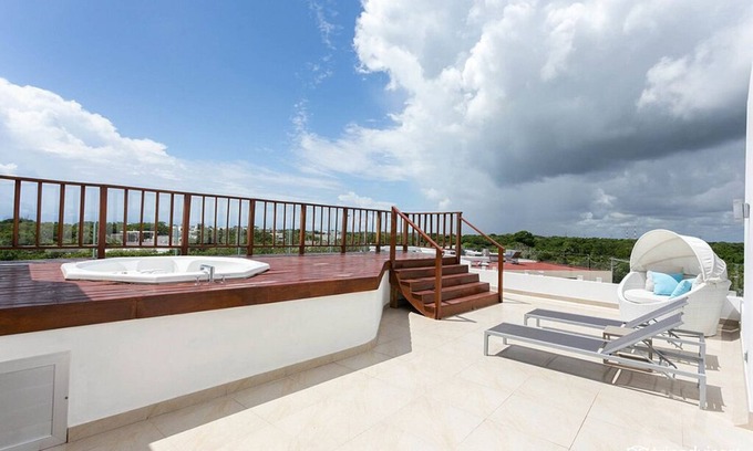 Villa Juarez Apartment | 2-Bedroom Luxurious Oceanfront Penthouse, Private Rooftop, ALL-INCLUSIVE
