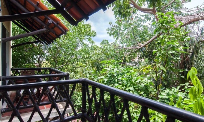 Downtown Apartment | 3-Balcony Escape | Walk to the Beach & 5th Ave