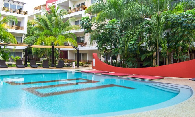 Gonzalo Guerrero Condo | 3 Blocks to the beach, condo with private rooftop, fantastic location. Big pool!