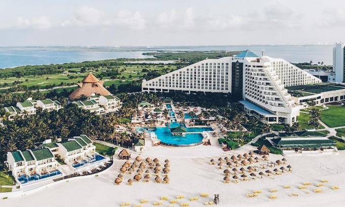 Zona Hotelera Resort | 345 m² Resort ∙ 127 guests