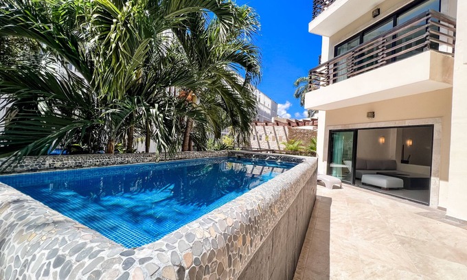 Downtown Apartment | Amazing 2 bedrooms with private pool- Bali Style!