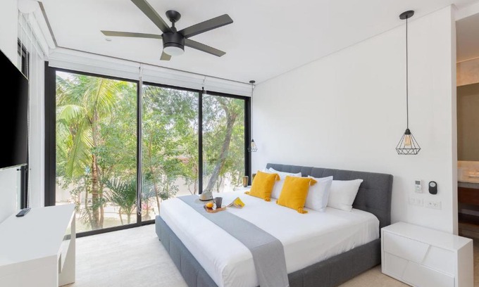 La Veleta House | BÄAK- C207- Boho 1 BDR 360 Infinity Rooftop Pool Gym