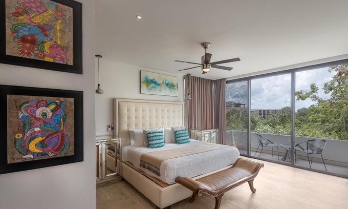 La Veleta House | BÄAK- Central Park PHA- 3 BED Penthouse PRIVATE ROOFTOP POOL GYM SPA