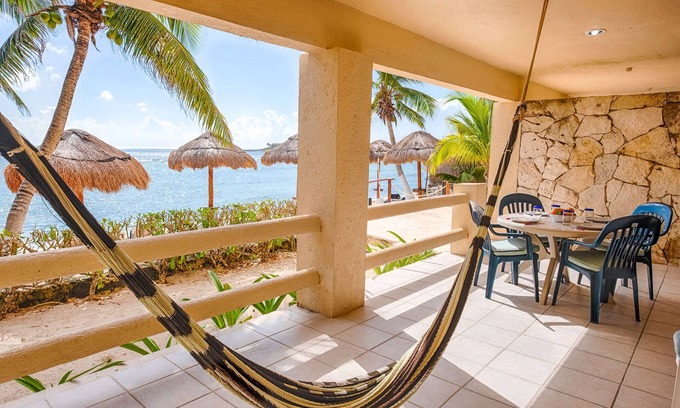 Akumal Condo | Bright and airy beachfront condo at your doorstep! AC, swimming pool!