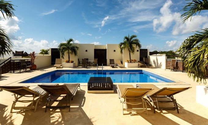 Zazil-ha Condo | Casa Meridian - One Block to the beach and 5th Av - two bed rooms - WI-FI