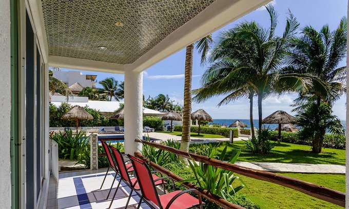 Puerto Morelos Condo | Casita Granadas, Gorgeous oceanfront condo close to the downtown core!