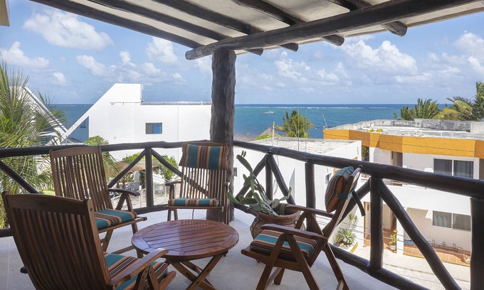Puerto Morelos Condo | Casita Sueños - Open and Bright Penthouse! Casual and with ocean views and ocean breezes