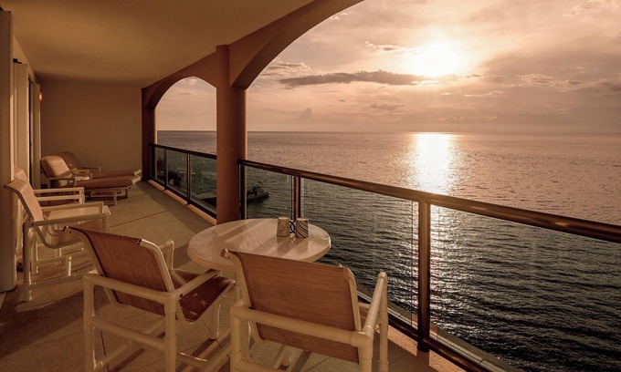 Colonia Andres Condo | Chic Ocean View Condo w/Terrace El Cantil 7CN