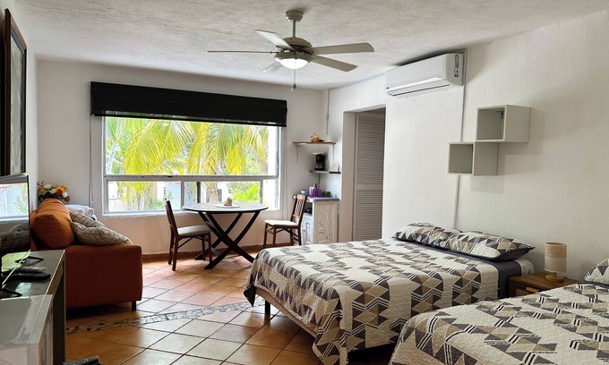 Zona Hotelera Condo | Coco Room 1 by B&G