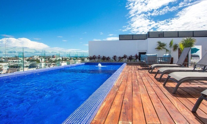 Centro Condo | Contemporary 2 BR Oasis Near Beach: Fast Internet