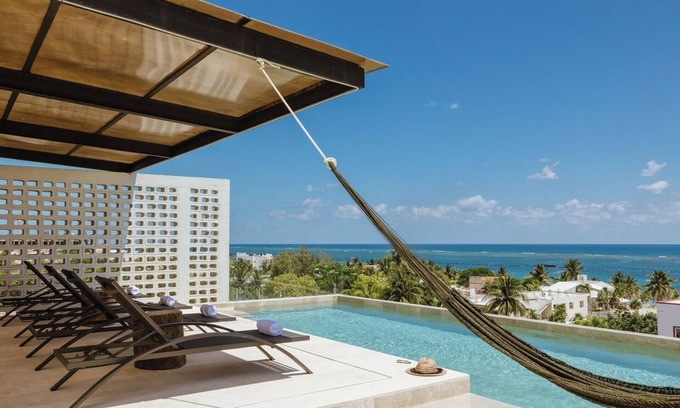 Puerto Morelos Apartment | Dreamy Sunsets | Rooftop Pool