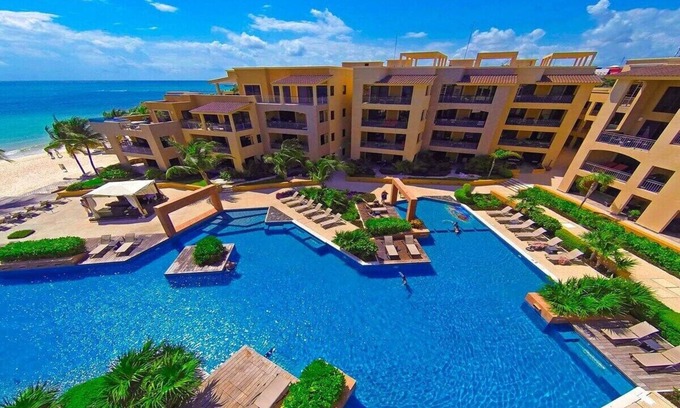 Downtown Condo | El Faro Beachside Condo w/Patio Huge Pool & BBQ