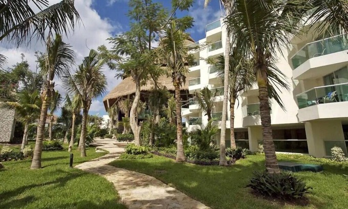 Cozumel House | Grand Park Cozumel Vibrant Studio with Pool