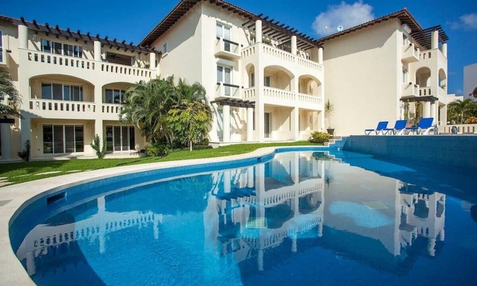 Zazil-ha Apartment | Great 2BR Condo Steps to Beach w/Pool Sleeps 8!